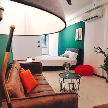 The Landmark By Katana 3Br To 4Br Luxury Seaview Landmark Homestay At Gurney 15-16Pax 无敌海景套房 Tanjung Tokong Exterior foto